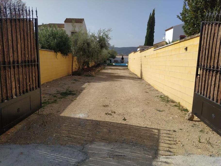 Agradable Casa Con Piscina En La Serrania. Arriate Esterno foto